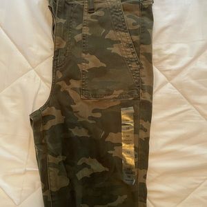 American Eagle camo jeans